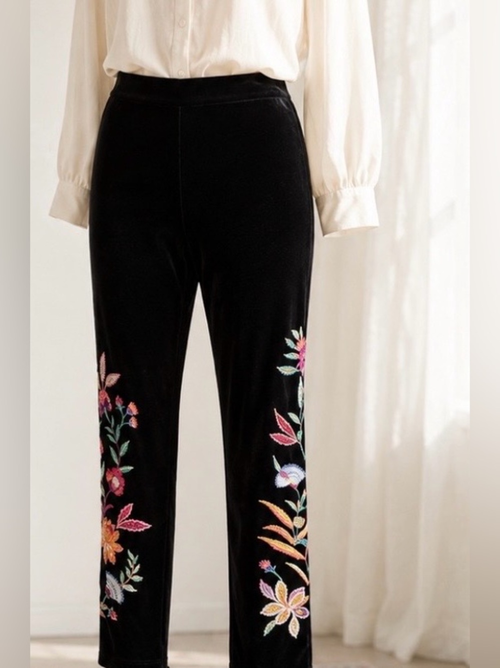 JOHNNY WAS
Sandra Velvet Leggings
NWOT
Size XL